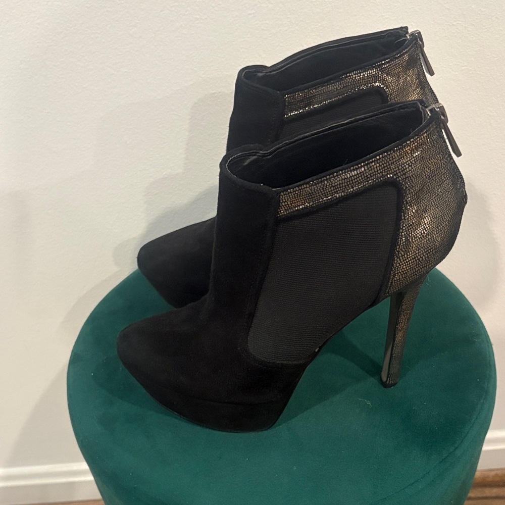Jessica Simpson Black and Bronze Ankle Booties